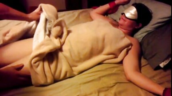 Feverish stud fucked brunette bitch ឃ្លានរបស់គាត់ពីខាងក្រោយយ៉ាងលំបាក